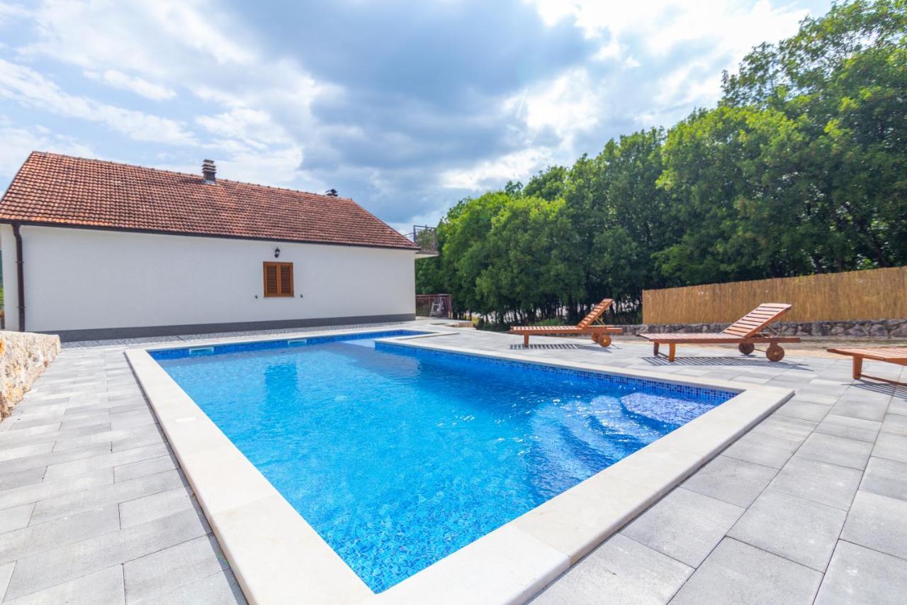 Holiday Home Tone, Makarska - Drum Bagian luar foto