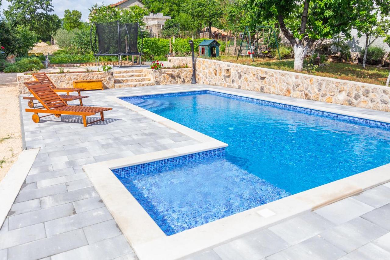 Holiday Home Tone, Makarska - Drum Bagian luar foto