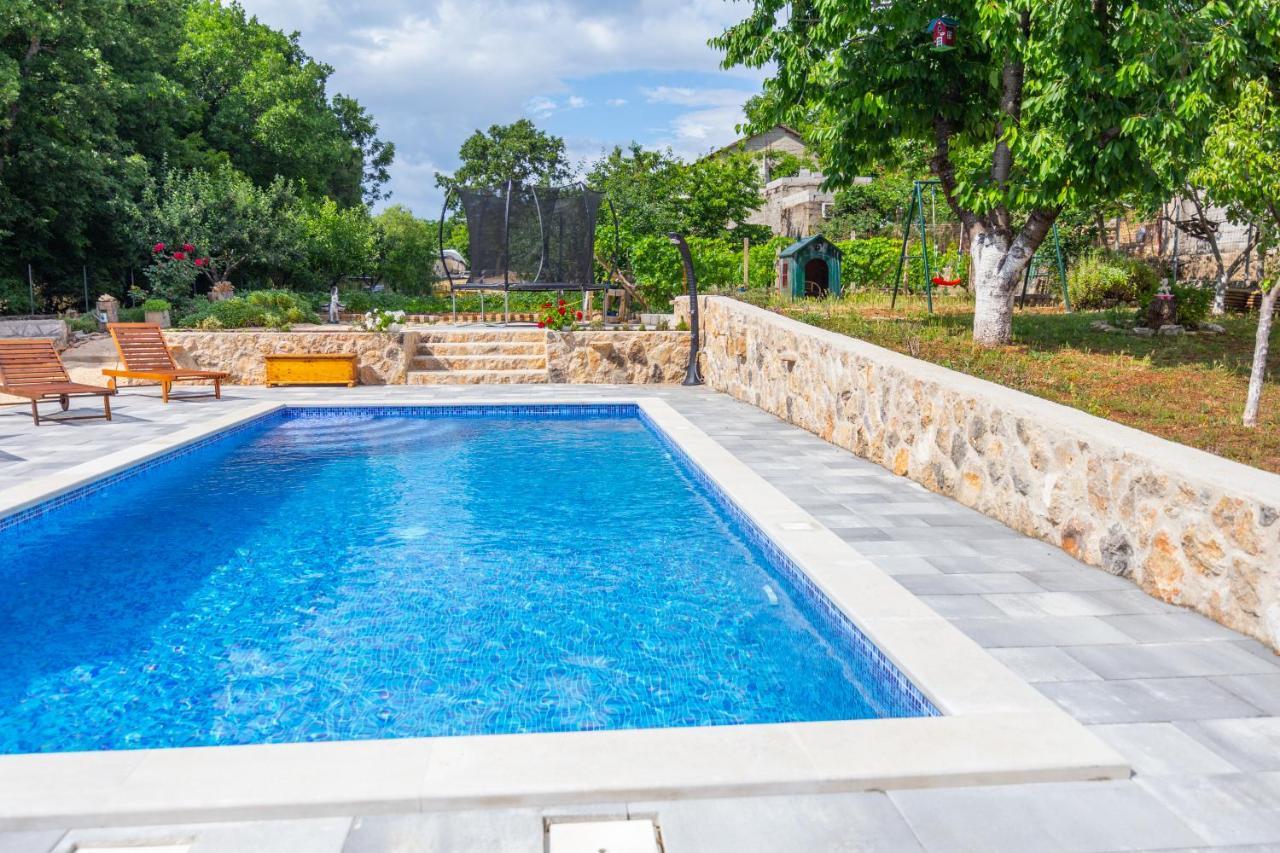Holiday Home Tone, Makarska - Drum Bagian luar foto