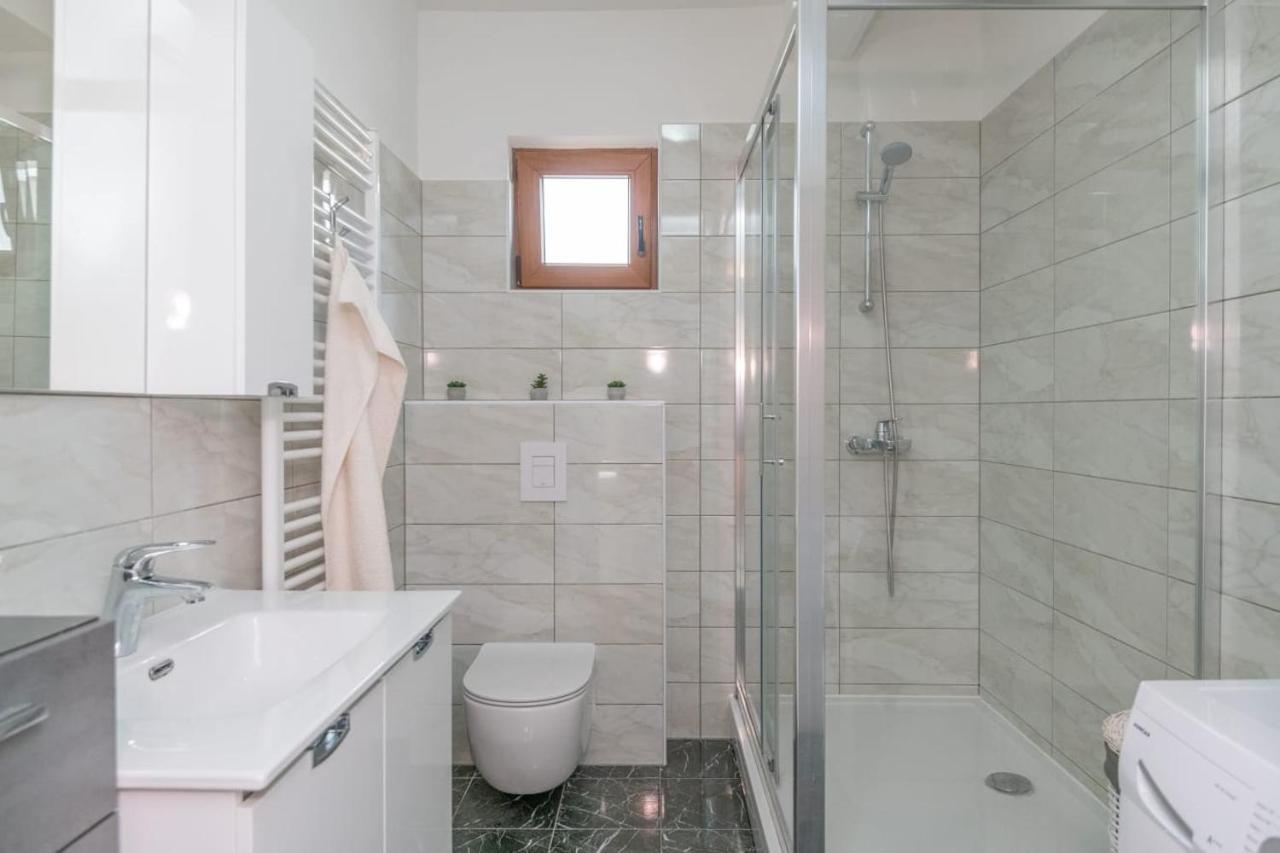 Holiday Home Tone, Makarska - Drum Bagian luar foto