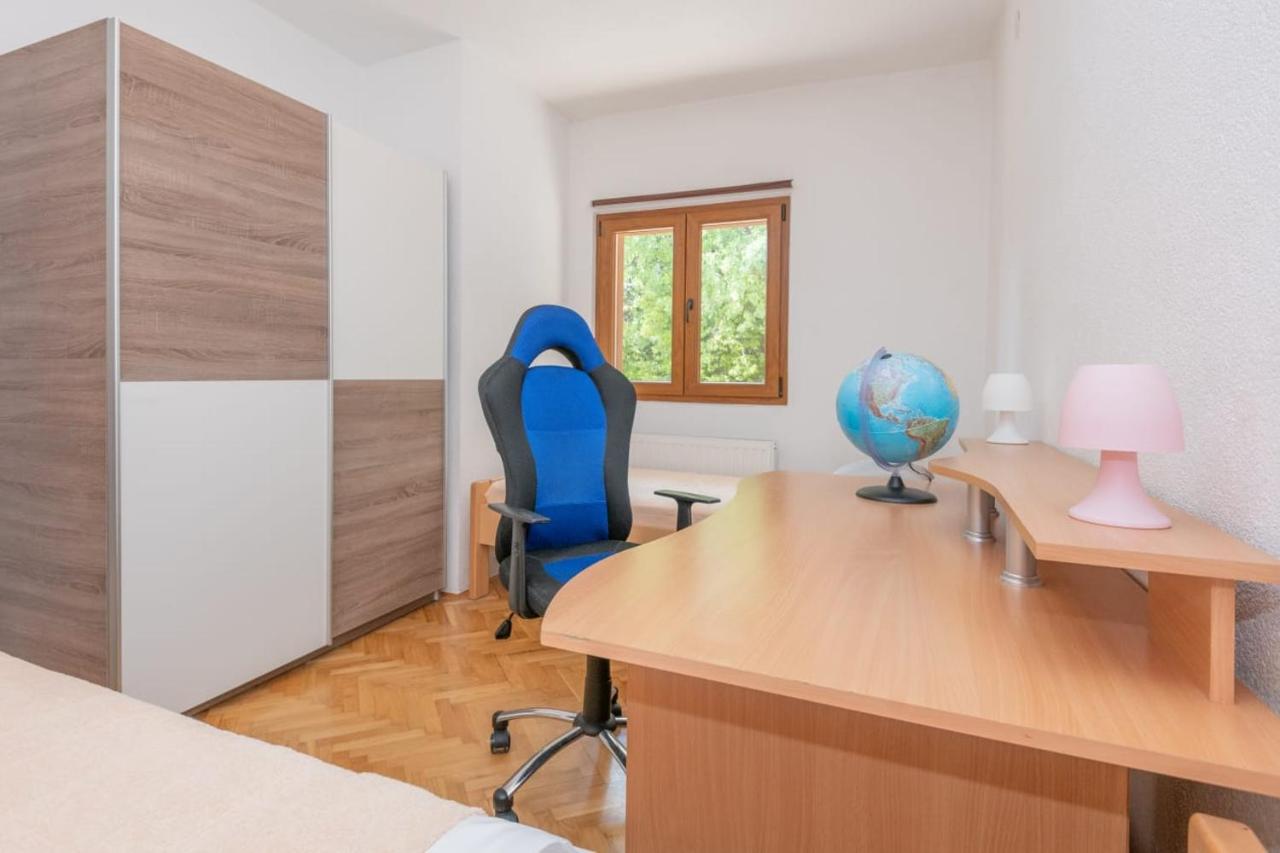 Holiday Home Tone, Makarska - Drum Bagian luar foto