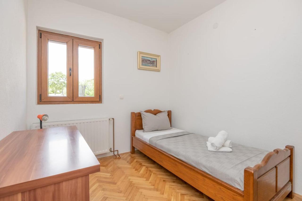 Holiday Home Tone, Makarska - Drum Bagian luar foto