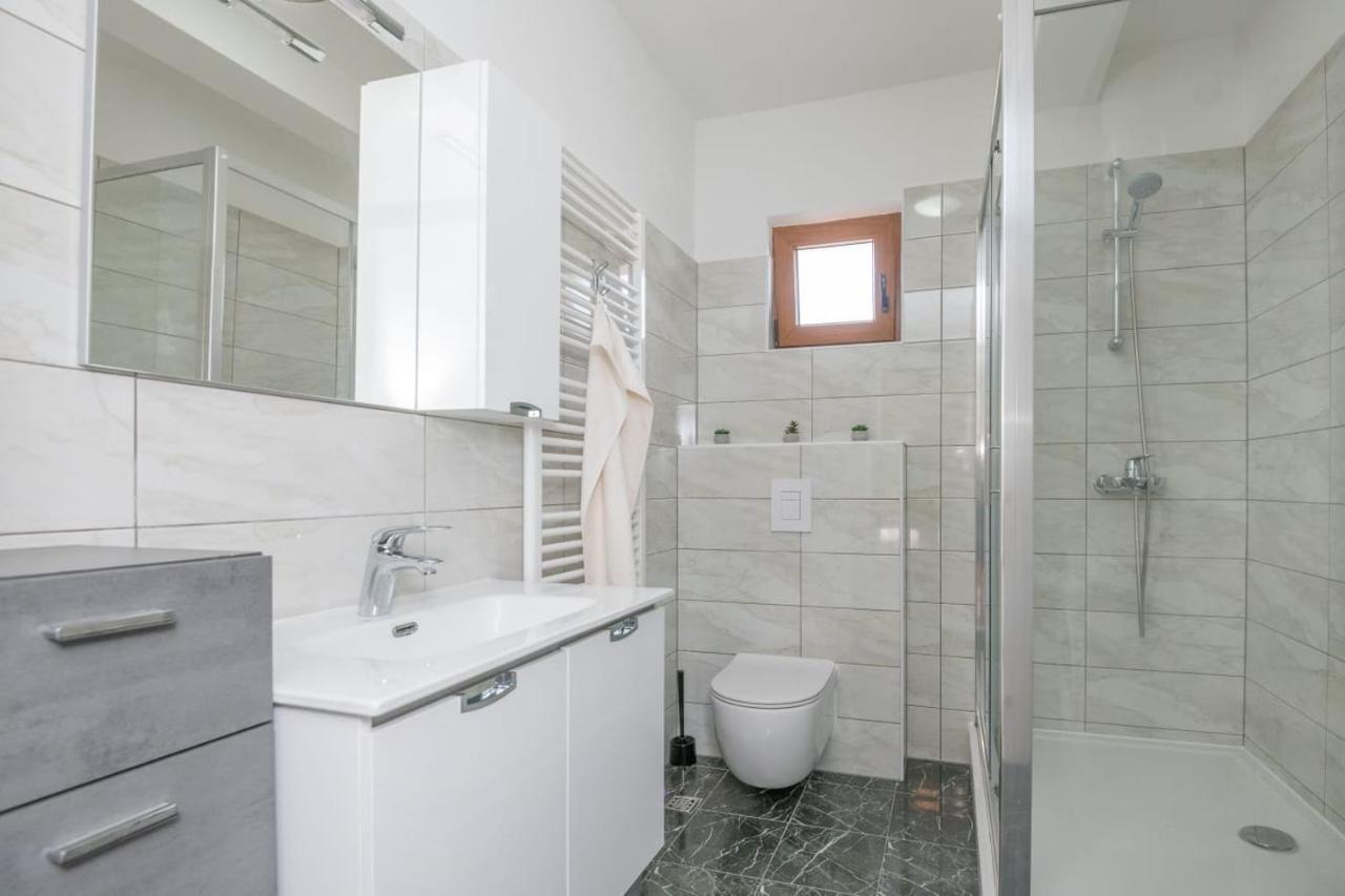 Holiday Home Tone, Makarska - Drum Bagian luar foto