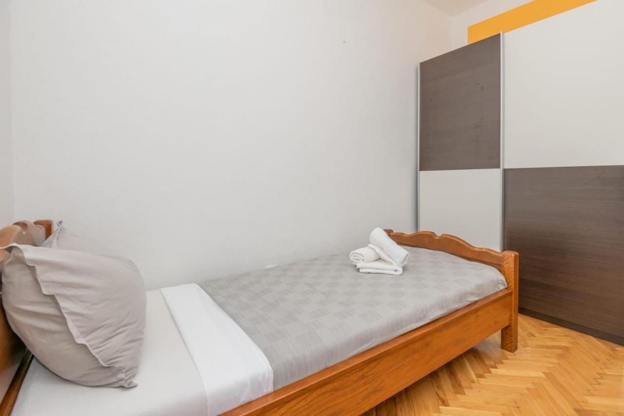 Holiday Home Tone, Makarska - Drum Bagian luar foto