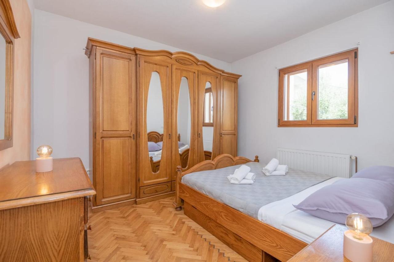 Holiday Home Tone, Makarska - Drum Bagian luar foto