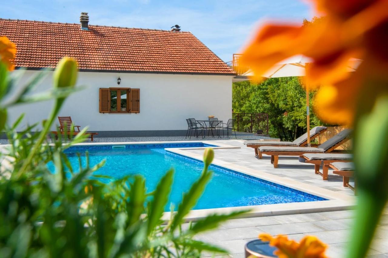 Holiday Home Tone, Makarska - Drum Bagian luar foto