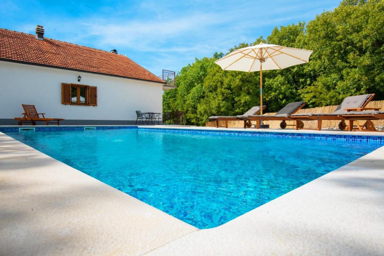 Holiday Home Tone, Makarska - Drum Bagian luar foto