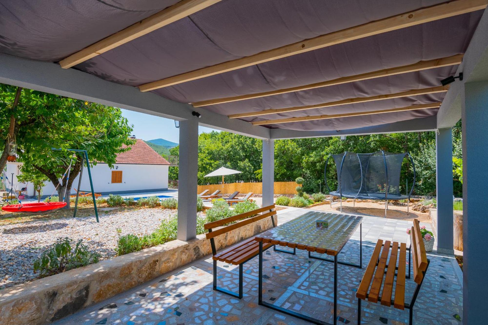 Holiday Home Tone, Makarska - Drum Bagian luar foto