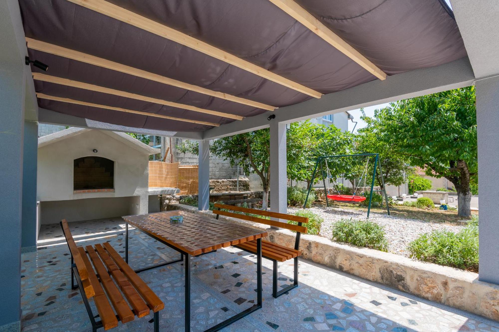 Holiday Home Tone, Makarska - Drum Bagian luar foto
