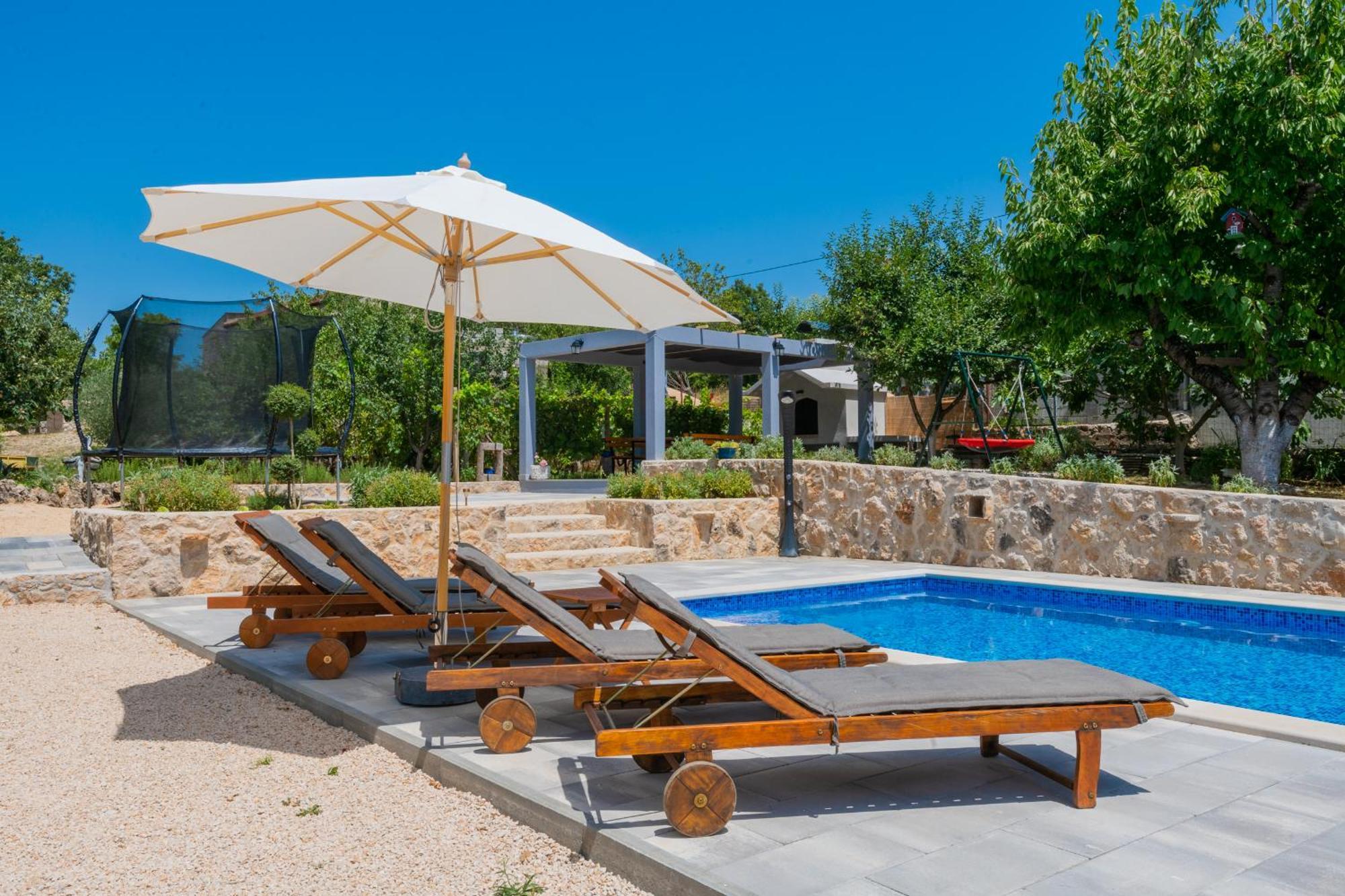 Holiday Home Tone, Makarska - Drum Bagian luar foto