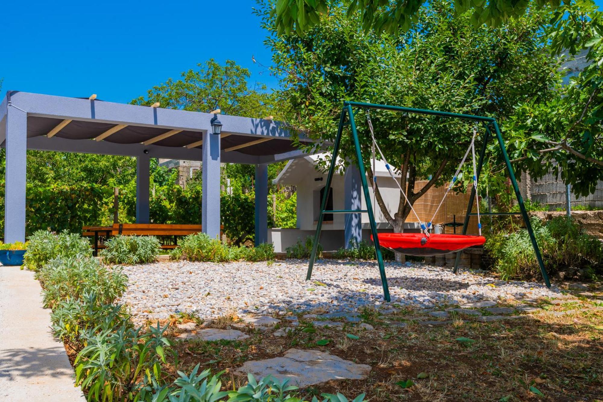 Holiday Home Tone, Makarska - Drum Bagian luar foto