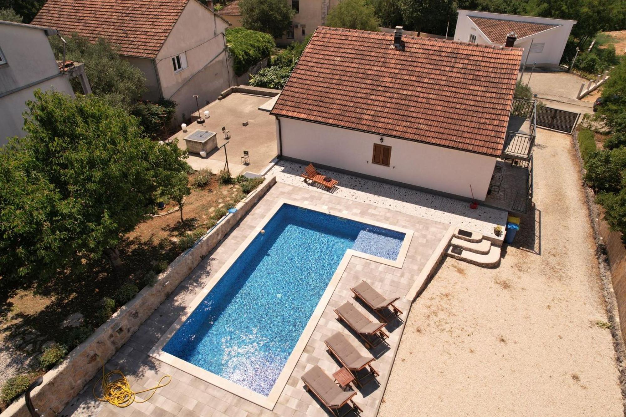 Holiday Home Tone, Makarska - Drum Bagian luar foto