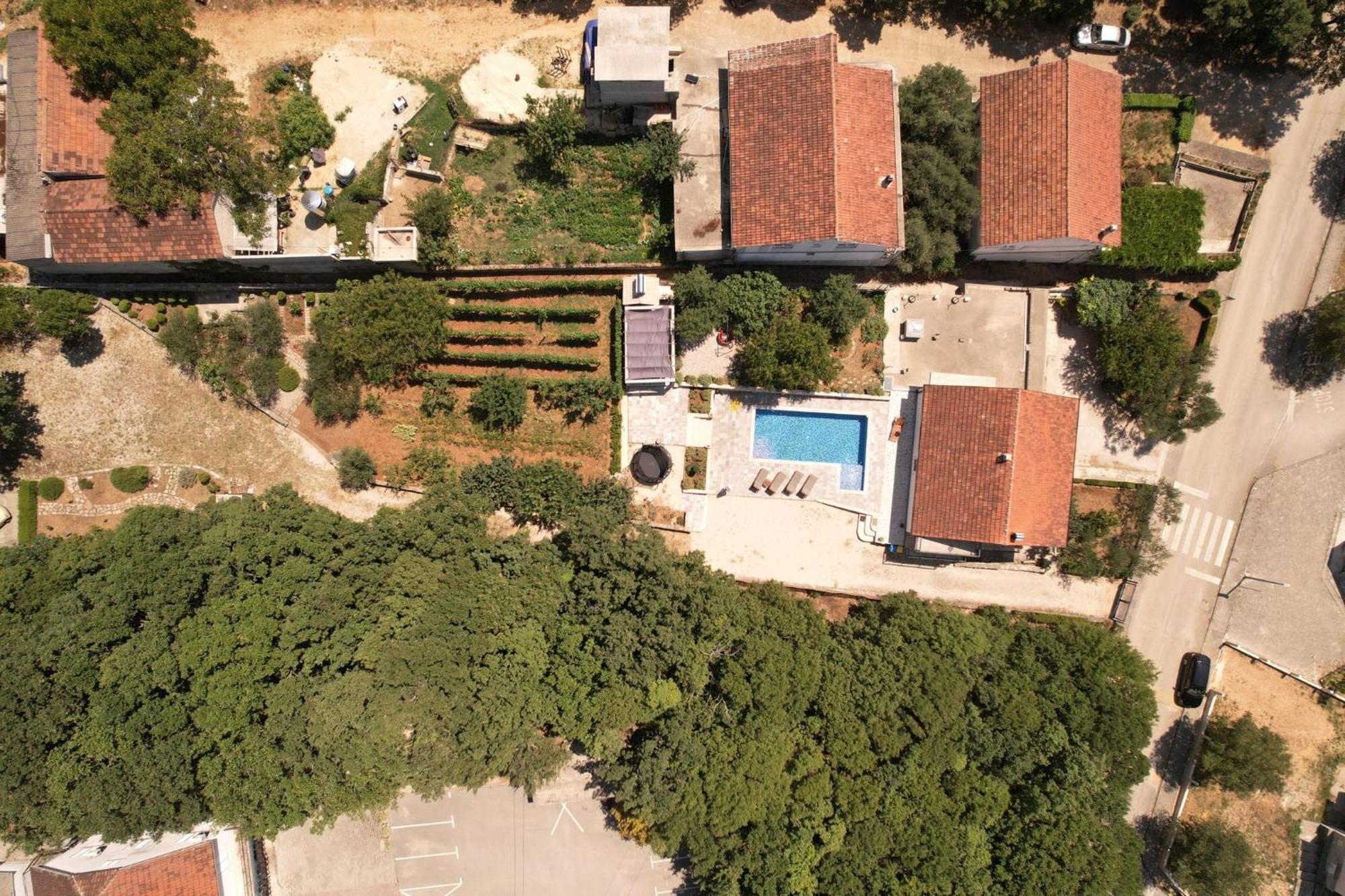 Holiday Home Tone, Makarska - Drum Bagian luar foto